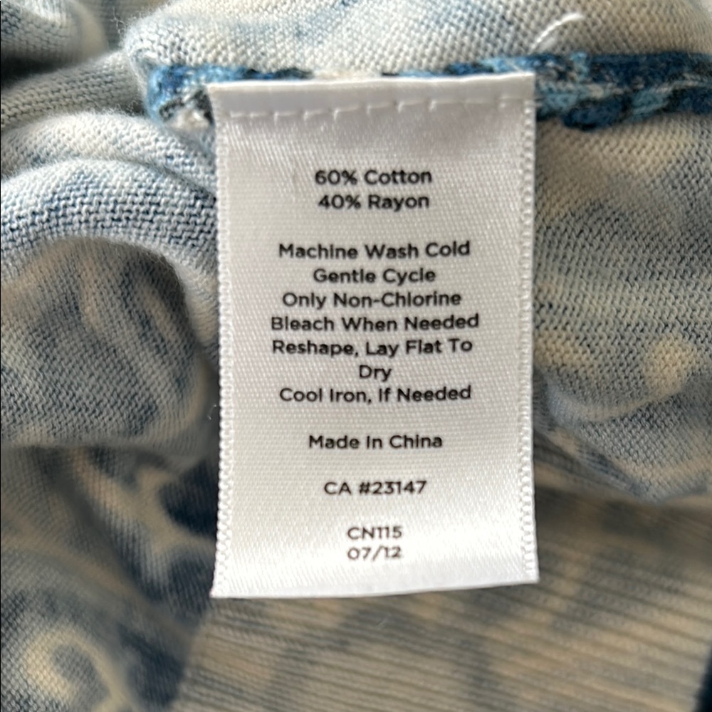 Talbots Blue Patterned Women's Top - Picture 10 of 10